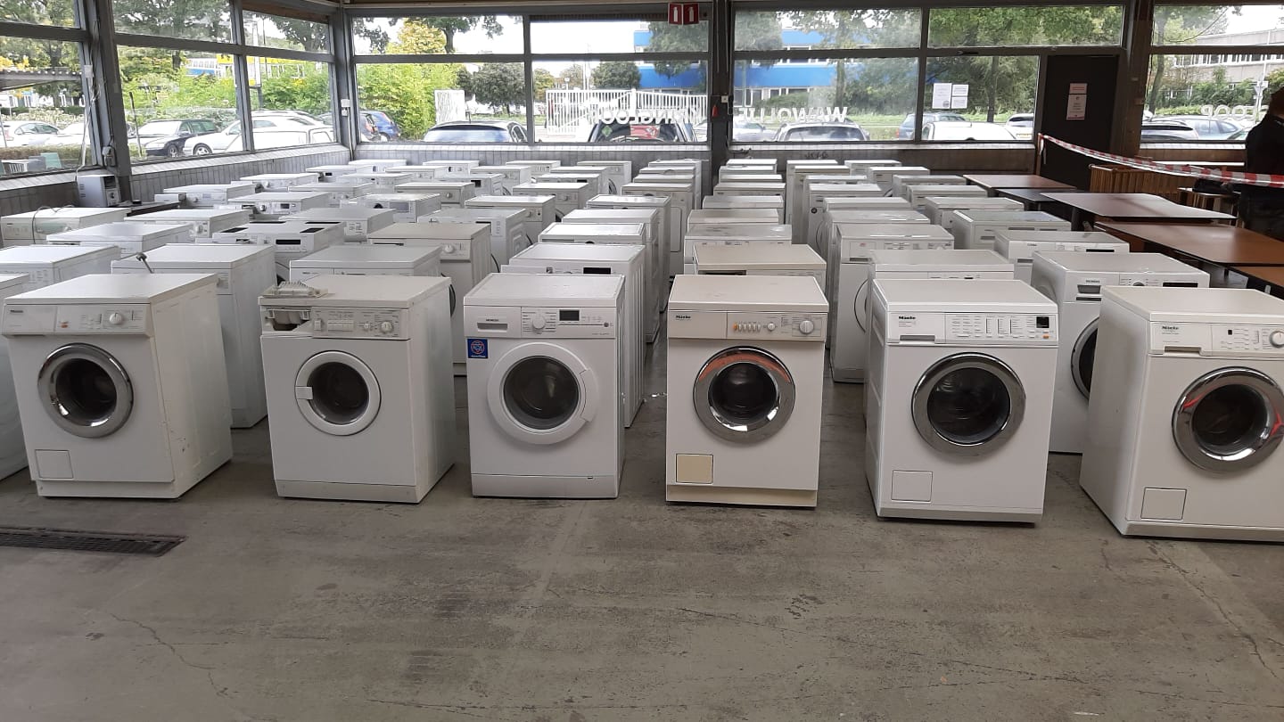 Meer dan 100 wasmachines en drogers in de verkoop